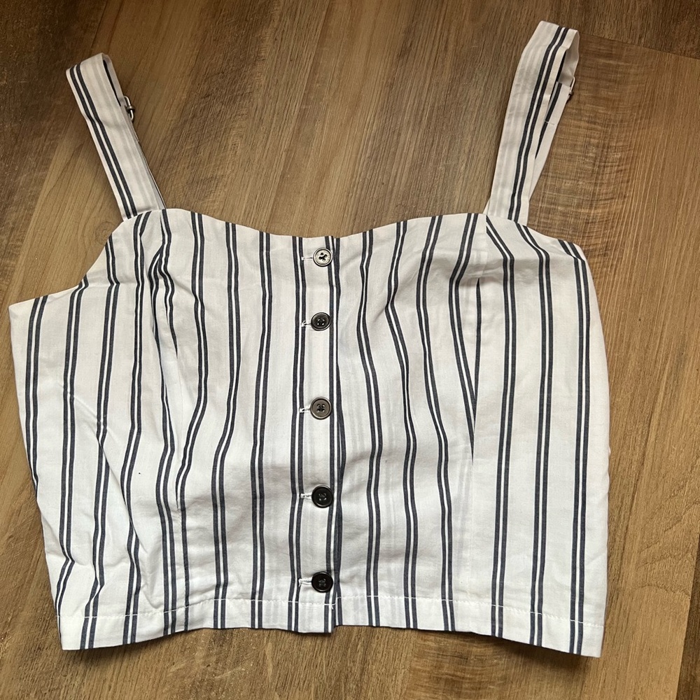 Kendall and Kylie buttoned crop top